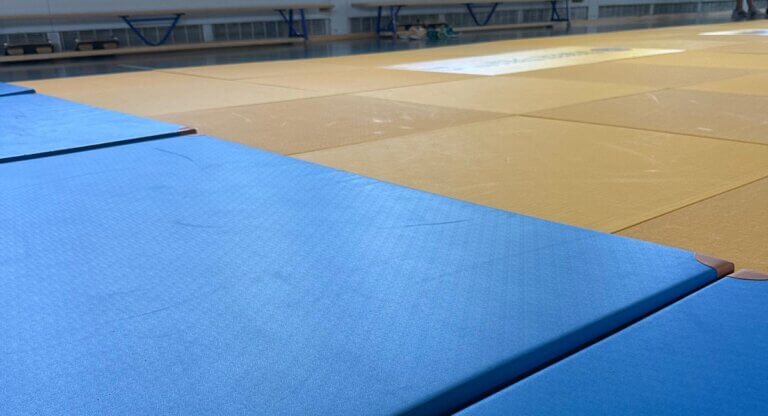 Tatami judo bleu et jaune