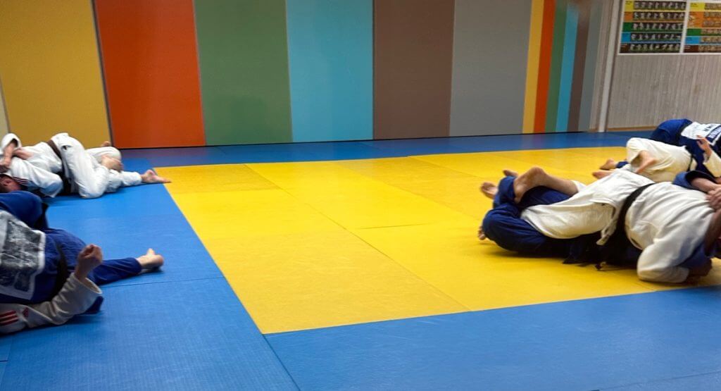 Entrainement de Judo au sol (immobilisations et clés de bras)